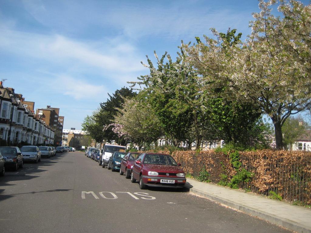 Holmewood Homestay ลอนดอน ภายนอก รูปภาพ