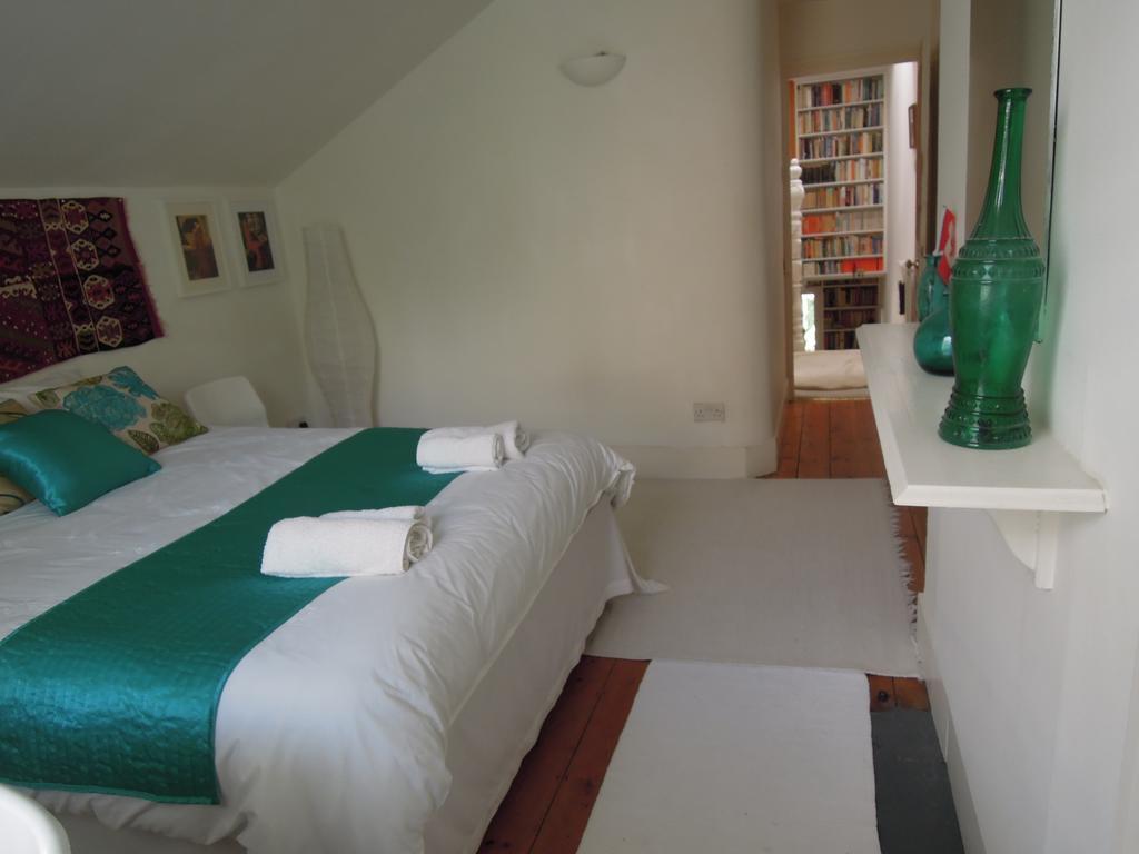 Holmewood Homestay ลอนดอน ภายนอก รูปภาพ