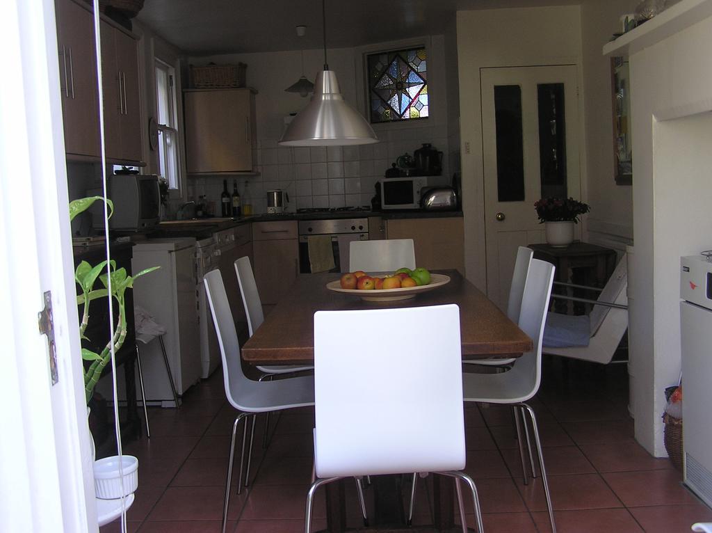 Holmewood Homestay ลอนดอน ภายนอก รูปภาพ