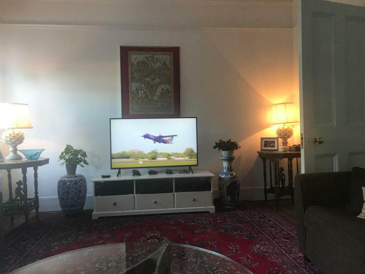 Holmewood Homestay ลอนดอน ภายนอก รูปภาพ
